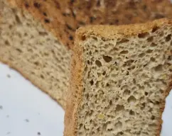 Step <p>Y listo para disfrutarlo, hay que tener en cuanta que nos va a salir muy suflado del horno, pero al tratarse de las claras baja en cuanto enfría es normal, yo lo hago en un molde tipo plum cake y más bien pequeño para que tenga más altura y la rebanada sea más alta.</p> illustration